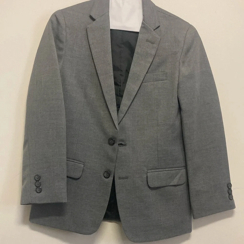 VAN HEUSEN/ Boy’s Gray 2 piece suit - Picture 1 of 2